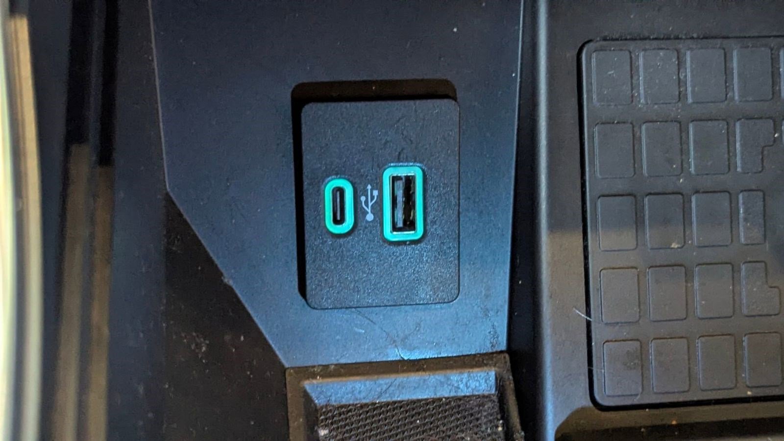 Certified 2021 Ford F150 Raptor w/ Equipment Group 801A High image 29