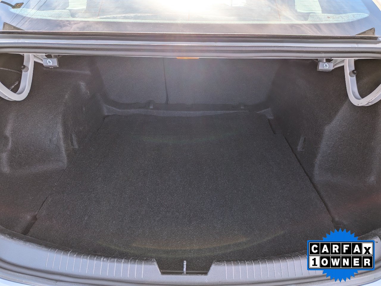 Used 2024 Chevrolet Malibu LT FWD image 14