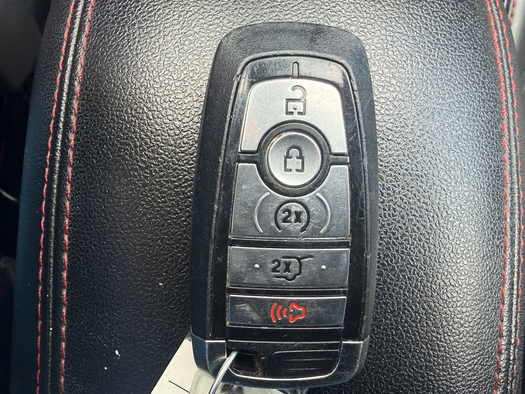 Certified 2025 Ford Escape ST-Line Select AWD/4WD image 32