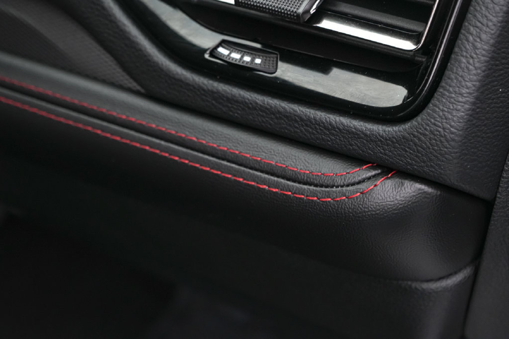 Used 2025 Dodge Durango GT AWD/4WD image 25