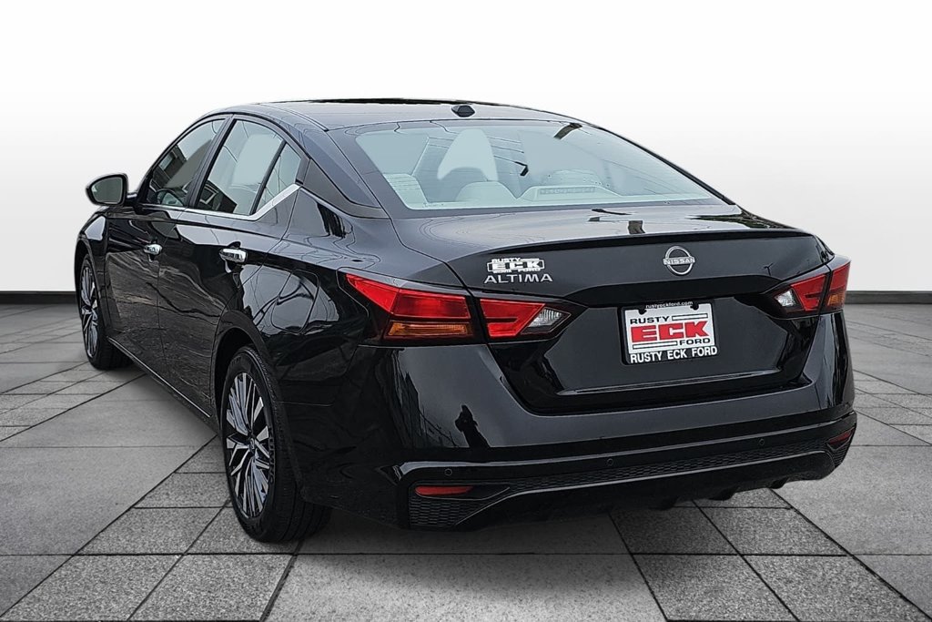 Used 2025 Nissan Altima 2.5 SV FWD image 7