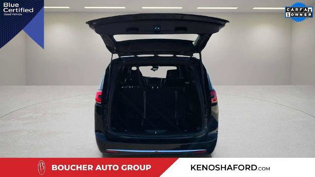 Used 2025 Chrysler Pacifica Select FWD image 9