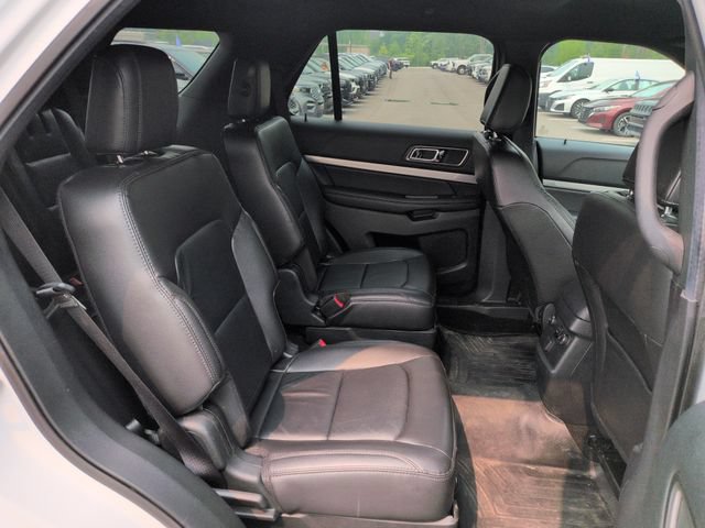 Certified 2018 Ford Explorer XLT w/ Equipment Group 202A AWD/4WD image 17