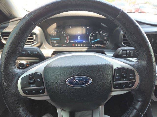 Certified 2022 Ford Explorer XLT w/ Equipment Group 202A AWD/4WD image 43