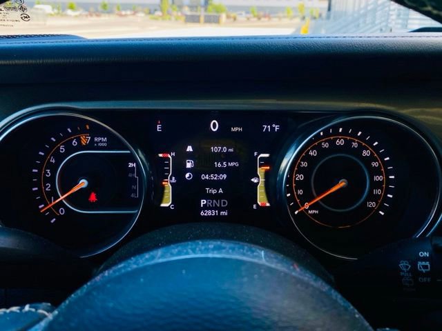 Used 2019 Jeep Wrangler Unlimited Sahara w/ Uconnect 4C Nav & Sound Group AWD/4WD image 13