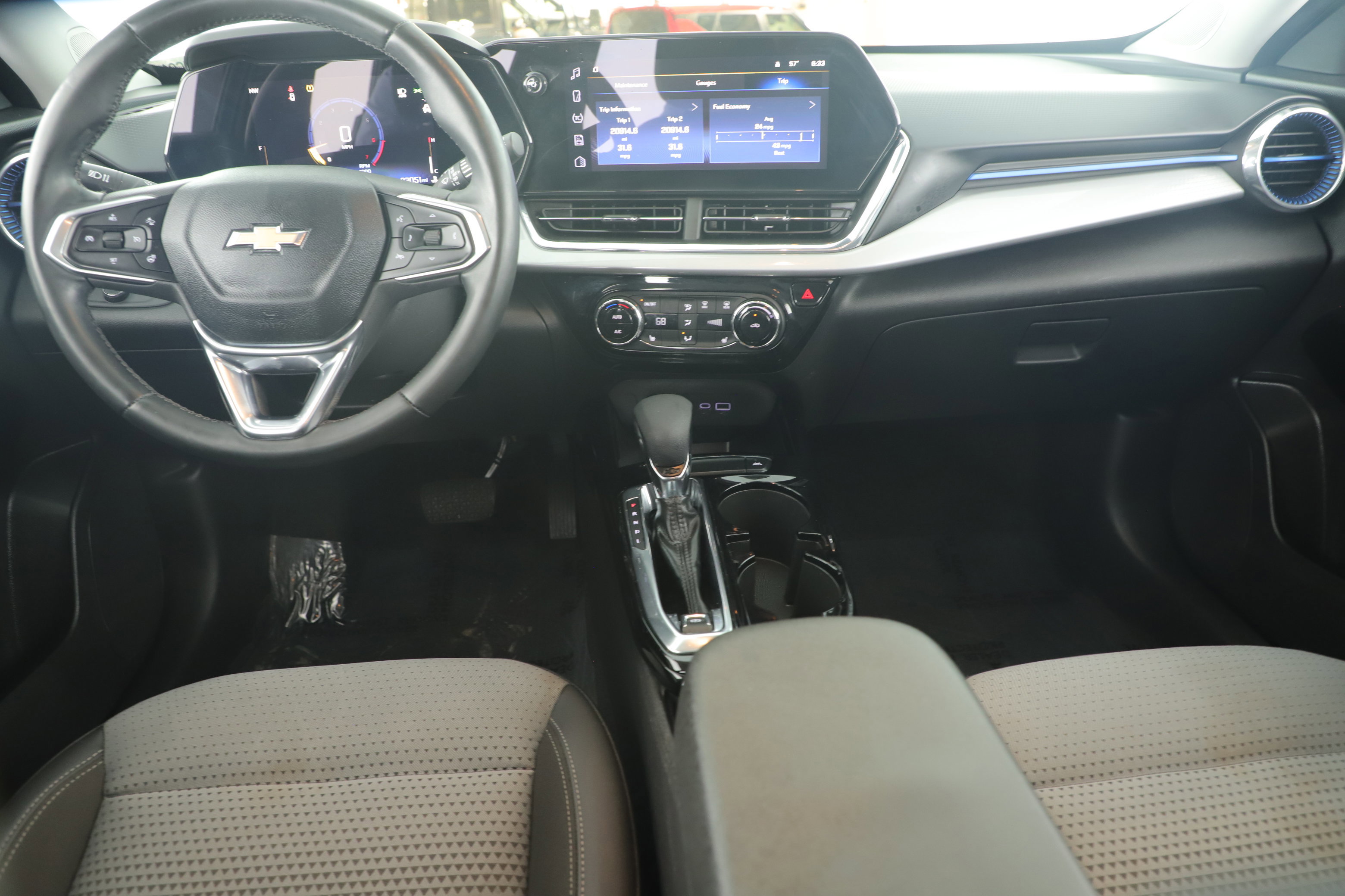 Used 2024 Chevrolet Trax LT w/ Driver Confidence Package image 19