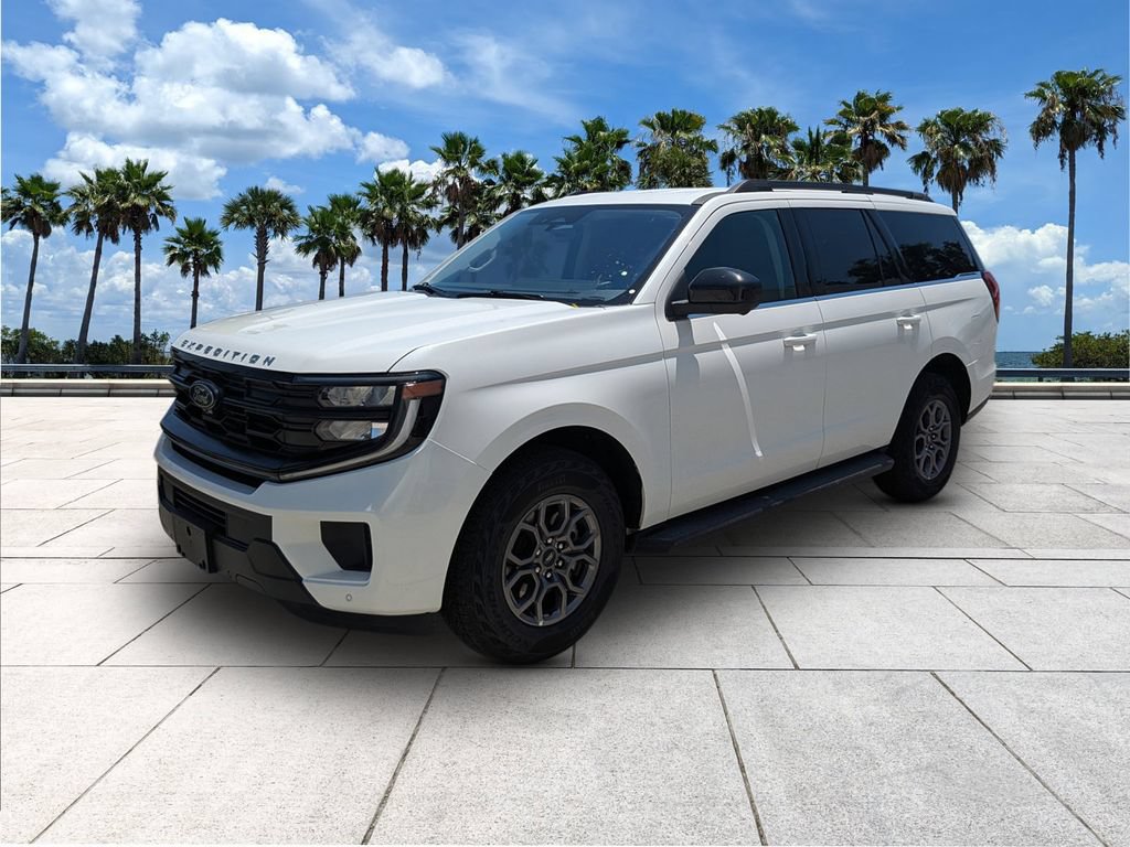 Certified 2025 Ford Expedition Active AWD/4WD image 3