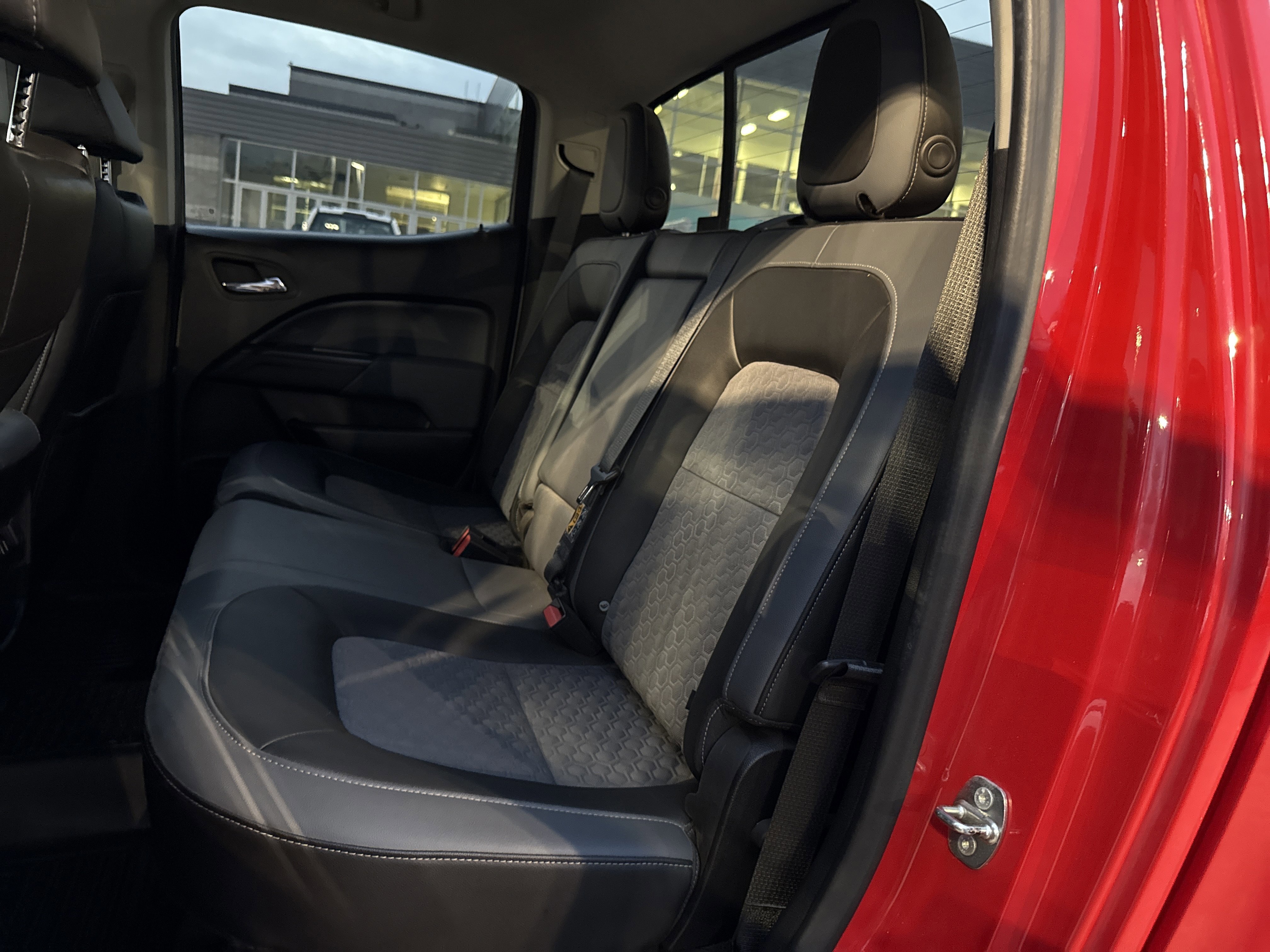 Used 2017 Chevrolet Colorado Z71 image 26