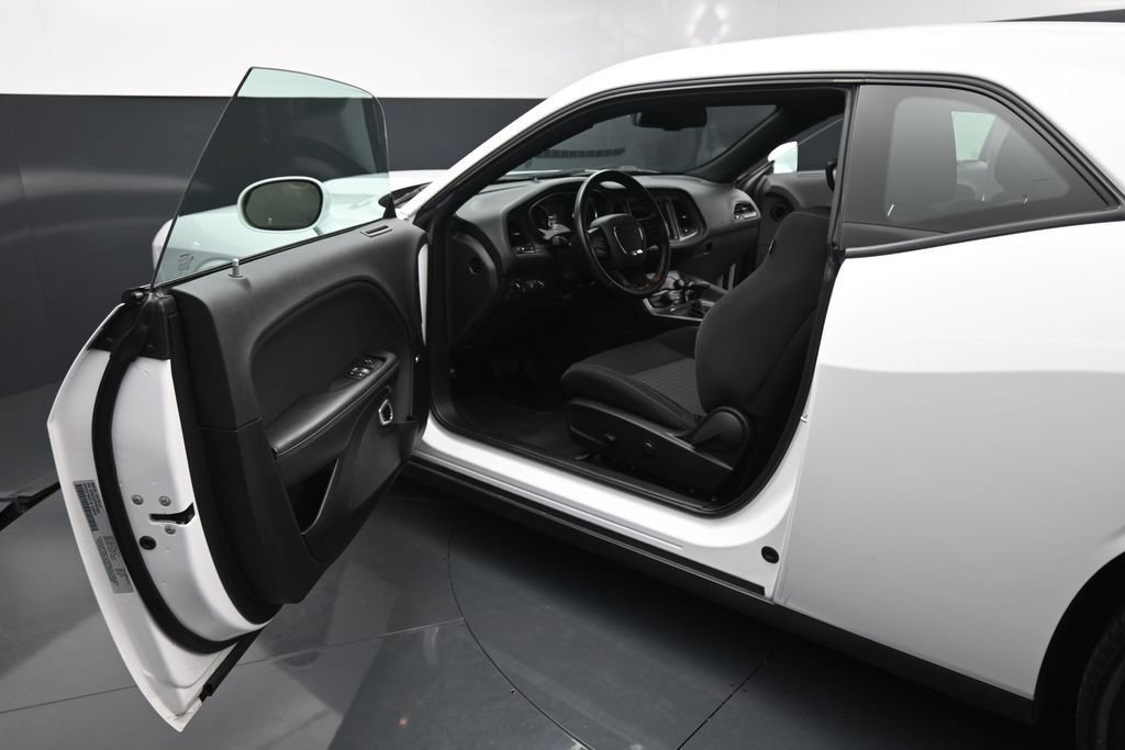 Used 2023 Dodge Challenger GT RWD image 9