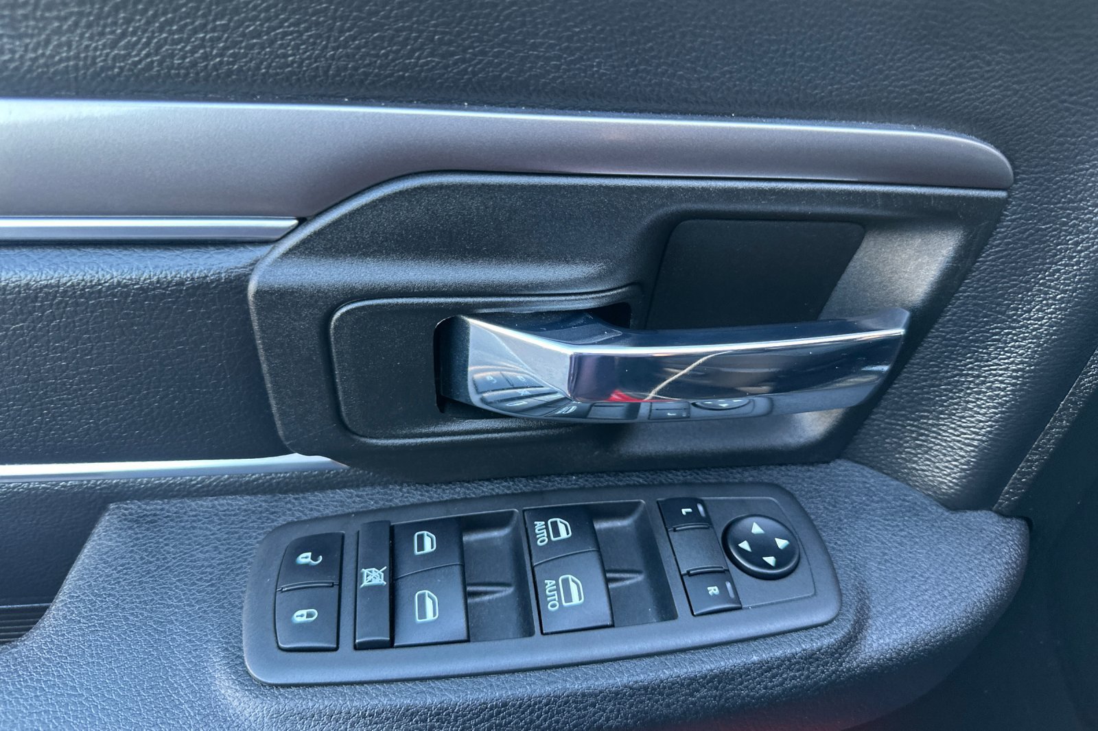 Used 2022 RAM 1500 Warlock RWD image 11