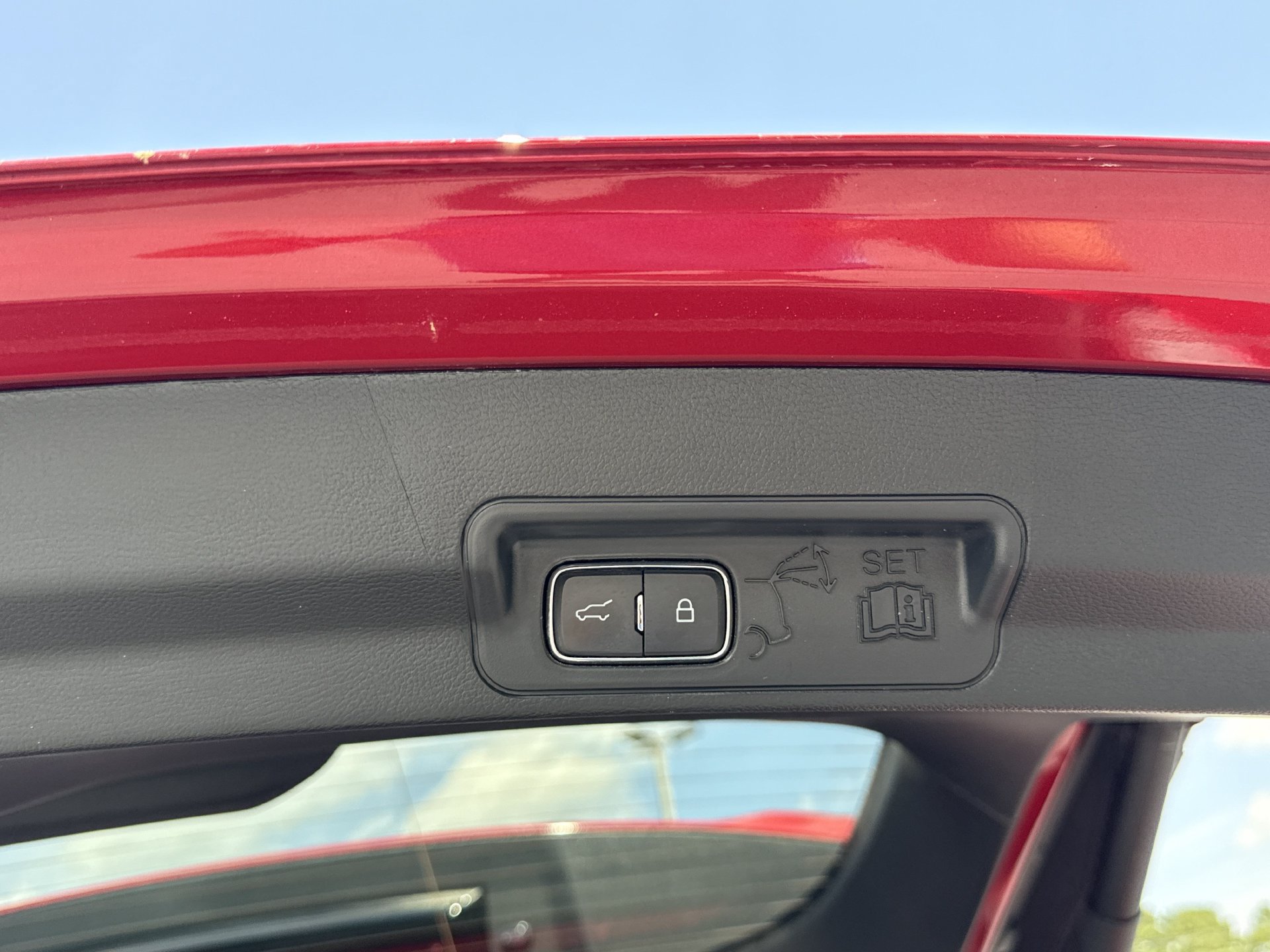 Certified 2024 Ford Explorer XLT w/ Equipment Group 202A AWD/4WD image 20