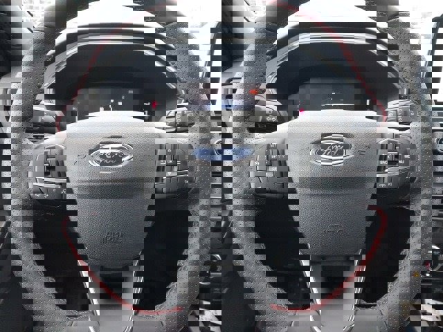 Certified 2025 Ford Escape ST-Line image 18