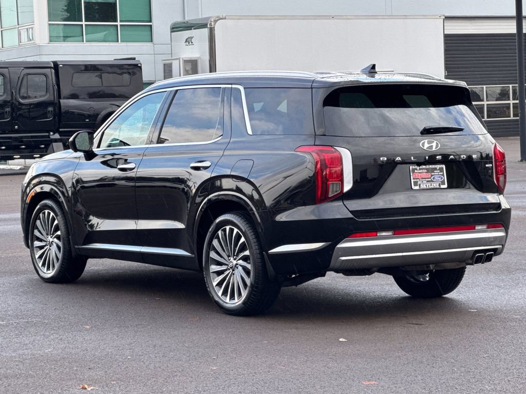 Used 2024 Hyundai Palisade Calligraphy image 5