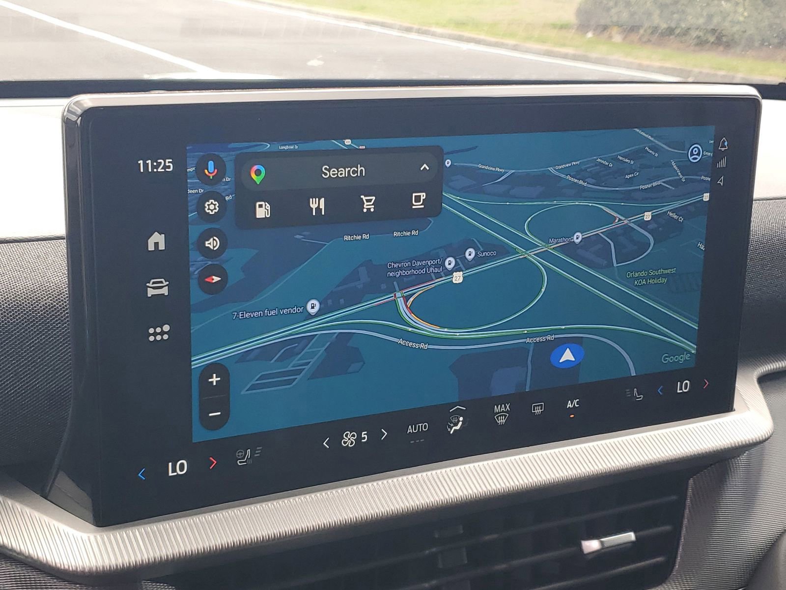 Certified 2025 Ford Explorer ST-Line w/ ST-Line Street Pack image 25