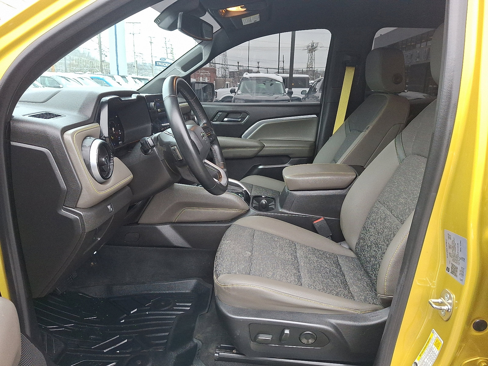 Used 2023 Chevrolet Colorado ZR2 image 13