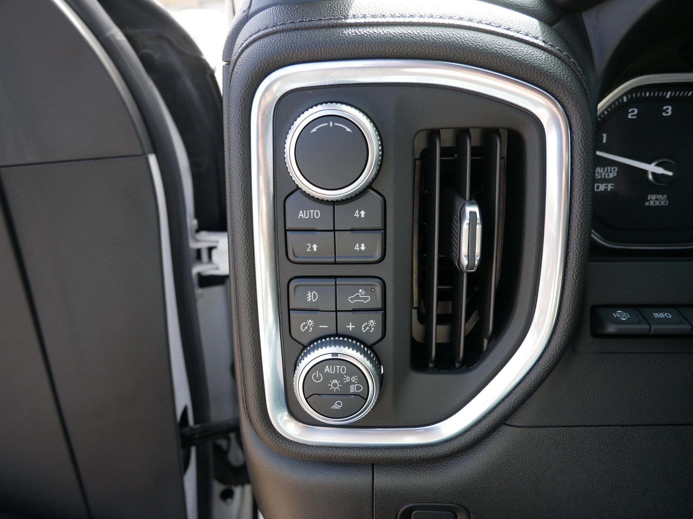 Used 2019 GMC Sierra 1500 Denali w/ Denali Ultimate Package AWD/4WD image 26