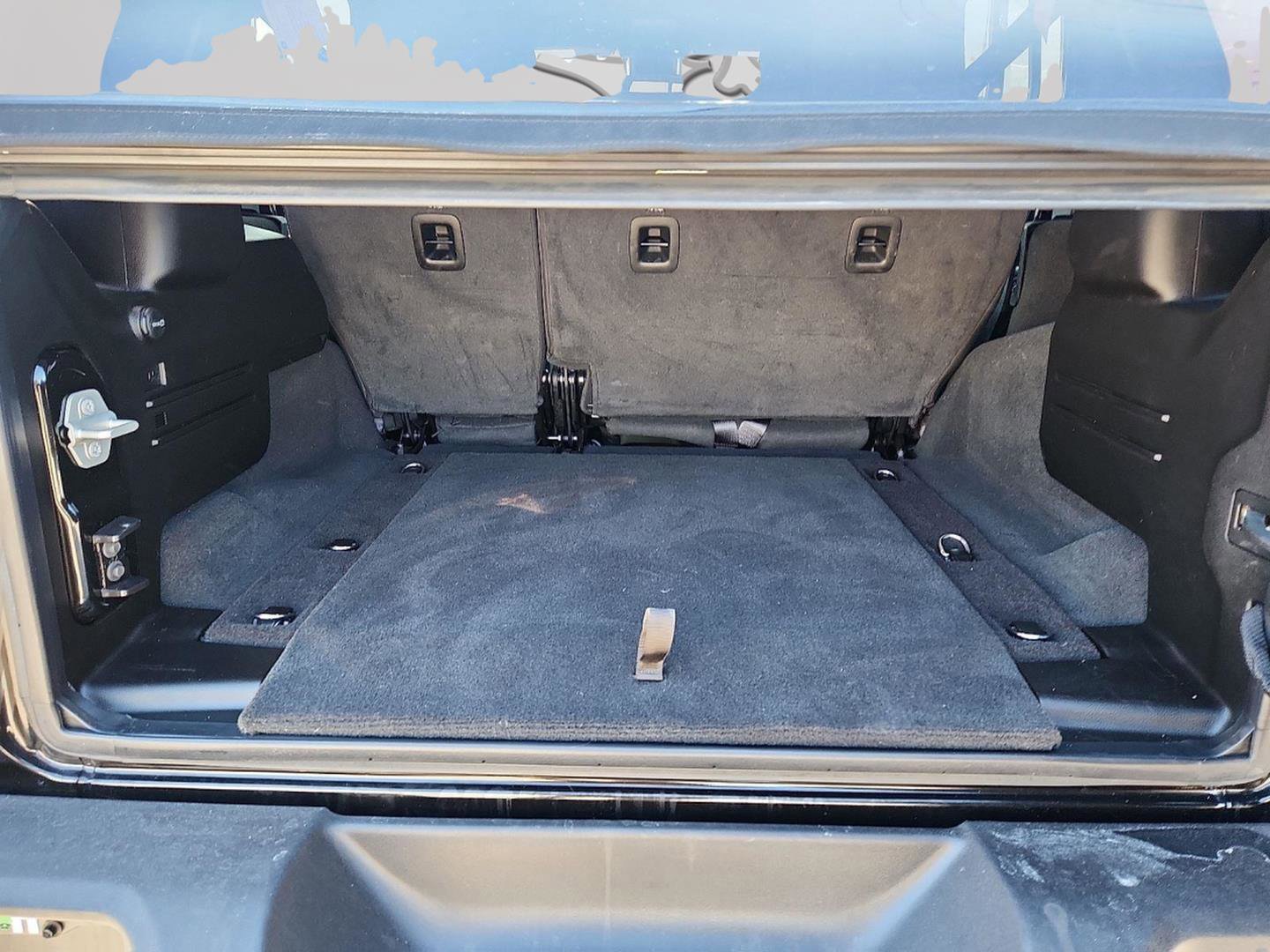 Used 2024 Jeep Wrangler Sport S image 28