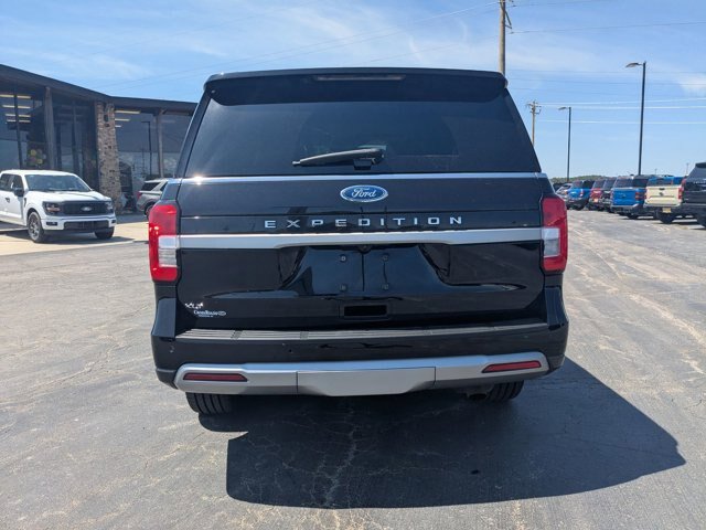 Certified 2024 Ford Expedition XLT RWD image 9