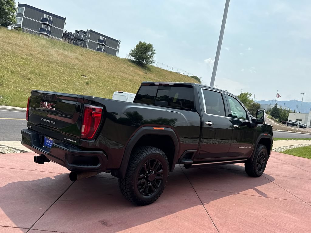Used 2021 GMC Sierra 2500 Denali w/ Denali Black Diamond Edition AWD/4WD image 7