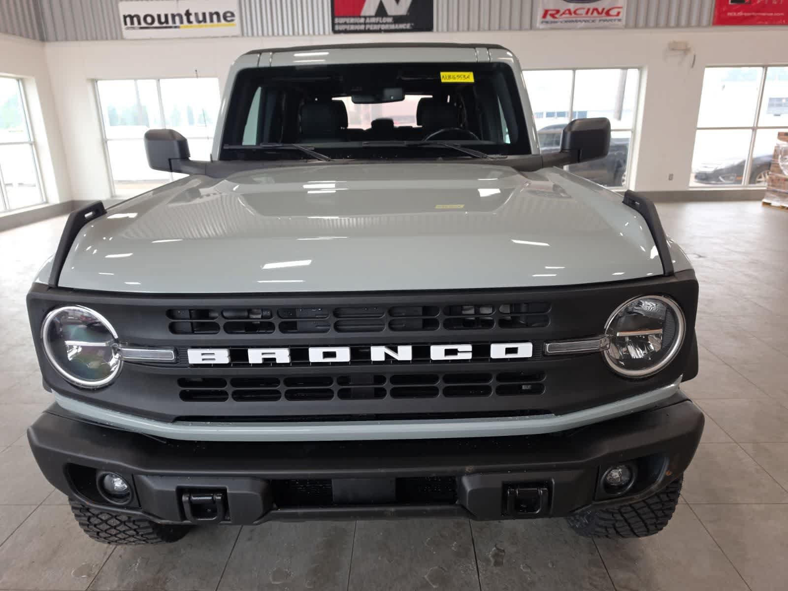 Certified 2022 Ford Bronco Black Diamond w/ Sasquatch Package AWD/4WD image 3