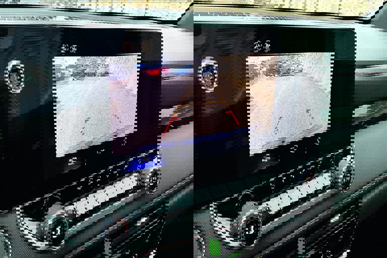 Used 2024 Chevrolet Colorado Z71 w/ Z71 Convenience Package 2 image 30