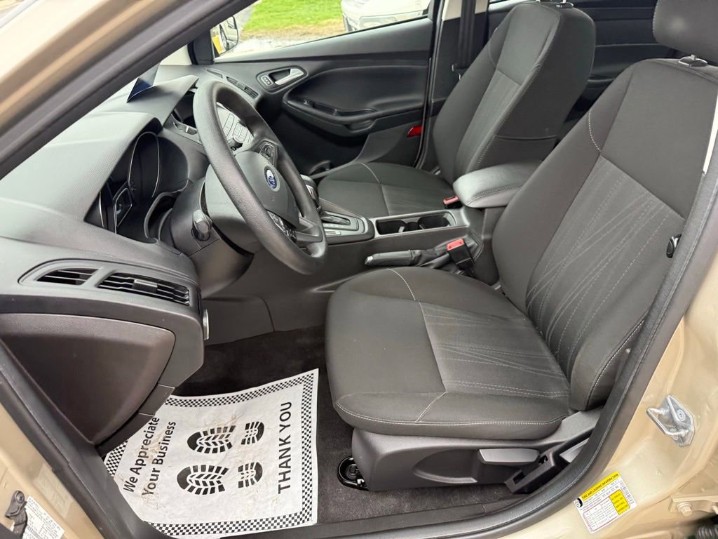 Certified 2018 Ford Focus SE FWD image 19