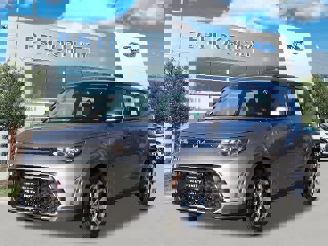 Used 2023 Kia Soul LX w/ LX Technology Package image 1