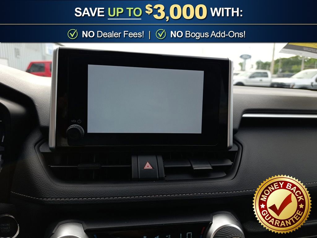 Used 2025 Toyota RAV4 XLE FWD image 25