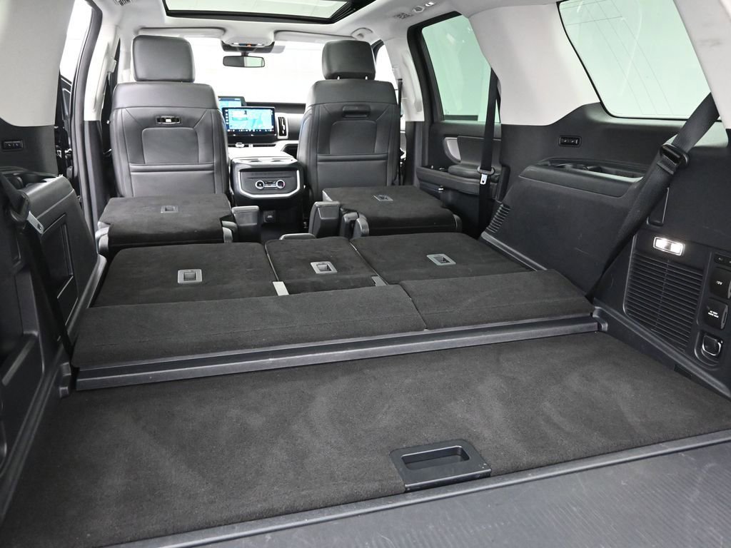 Certified 2025 Ford Expedition Active AWD/4WD image 11