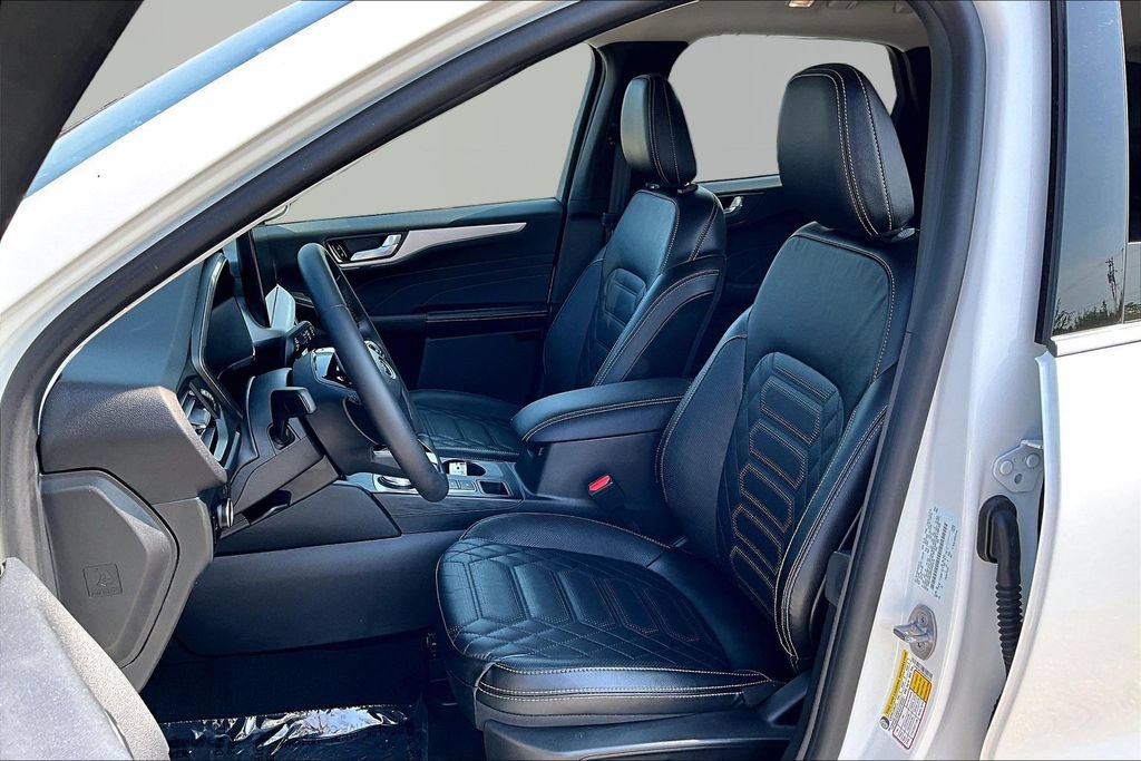 Certified 2023 Ford Escape Platinum w/ Premium Technology Package AWD/4WD image 25