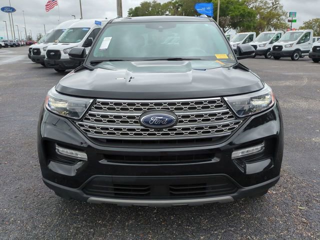 Certified 2022 Ford Explorer Limited w/ Equipment Group 301A image 3