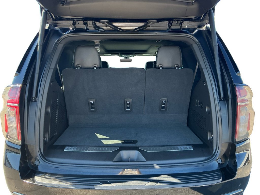 Used 2021 Chevrolet Tahoe Z71 w/ Luxury Package AWD/4WD image 24