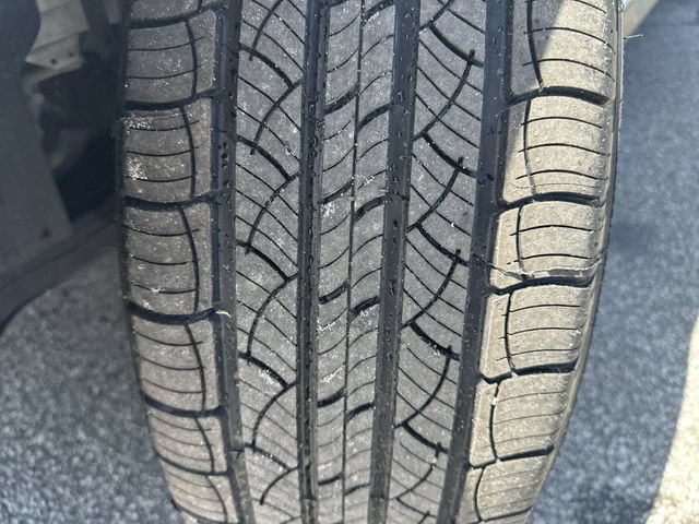 Certified 2018 Ford Edge SEL w/ Equipment Group 201A FWD image 11