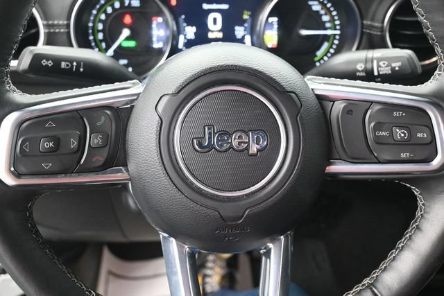 Used 2023 Jeep Wrangler Unlimited Sahara w/ Cold Weather Group AWD/4WD image 9