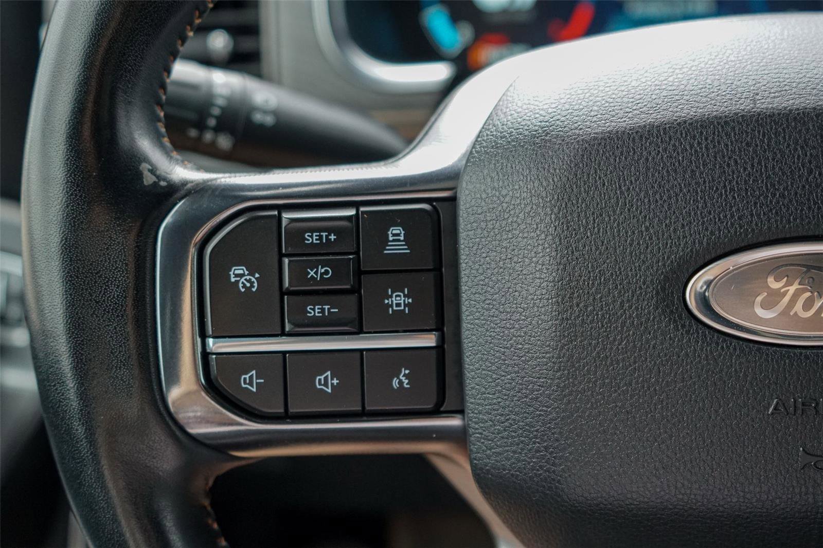 Certified 2022 Ford F150 Platinum w/ Equipment Group 701A High image 17