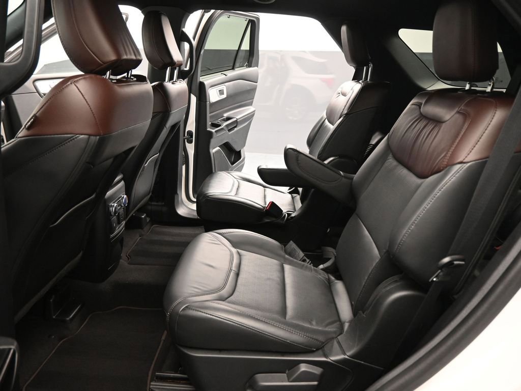 Certified 2022 Ford Explorer Platinum w/ Technology Package image 22