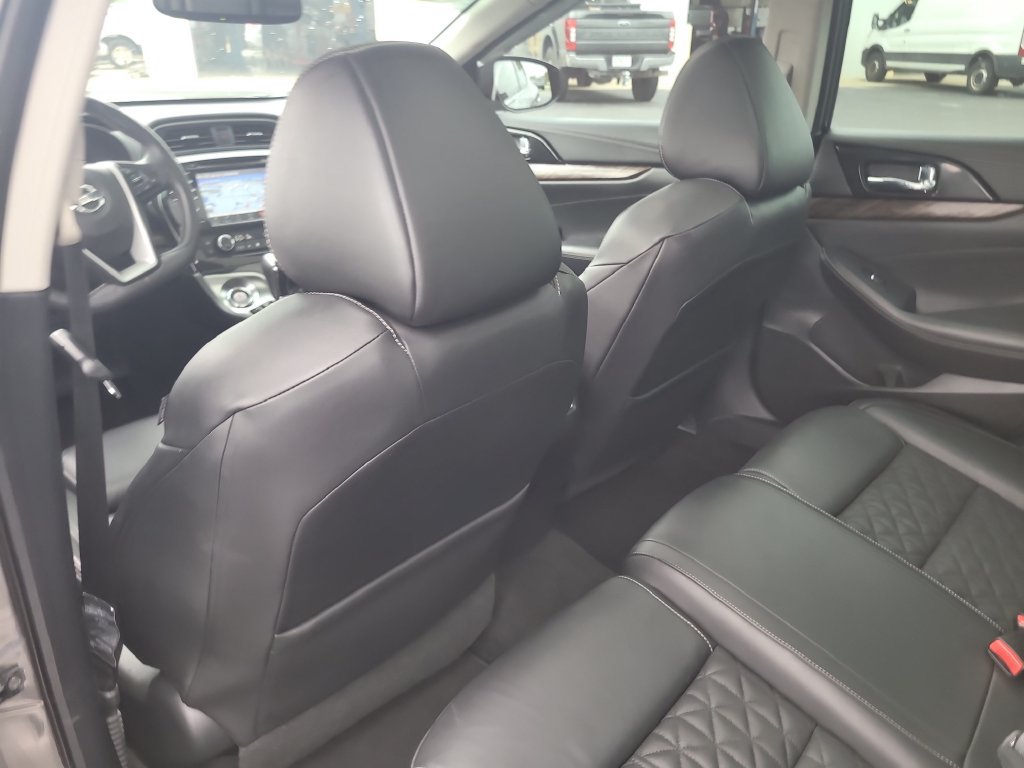 Used 2017 Nissan Maxima Platinum w/ Medallion Package FWD image 10