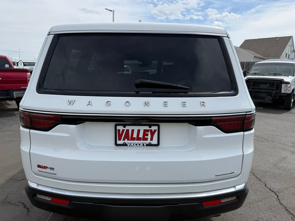 Used 2022 Jeep Wagoneer Series III w/ Convenience Group I AWD/4WD image 4