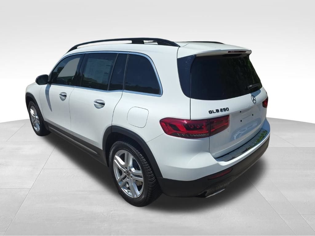 Used 2022 Mercedes-Benz GLB 250 4MATIC image 7
