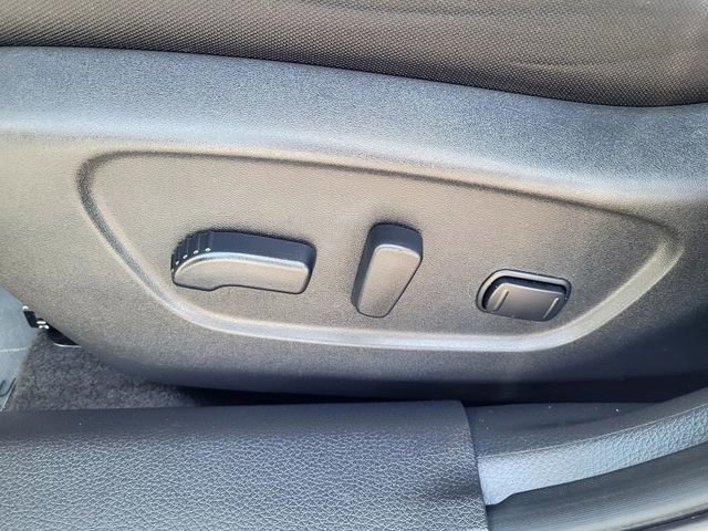 Used 2019 Nissan Rogue SV w/ Premium Package AWD/4WD image 12