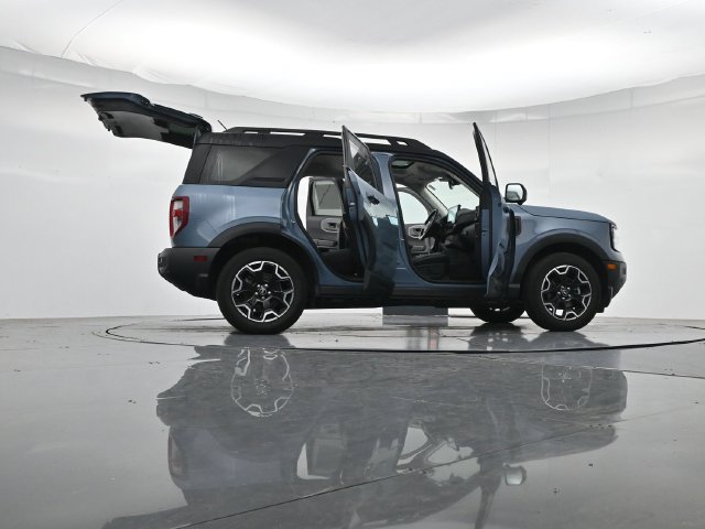 Certified 2025 Ford Bronco Sport Outer Banks w/ Outer Banks Tech Package+ AWD/4WD image 50