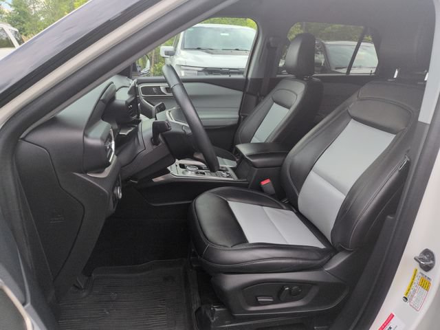 Certified 2023 Ford Explorer XLT w/ Equipment Group 202A AWD/4WD image 30