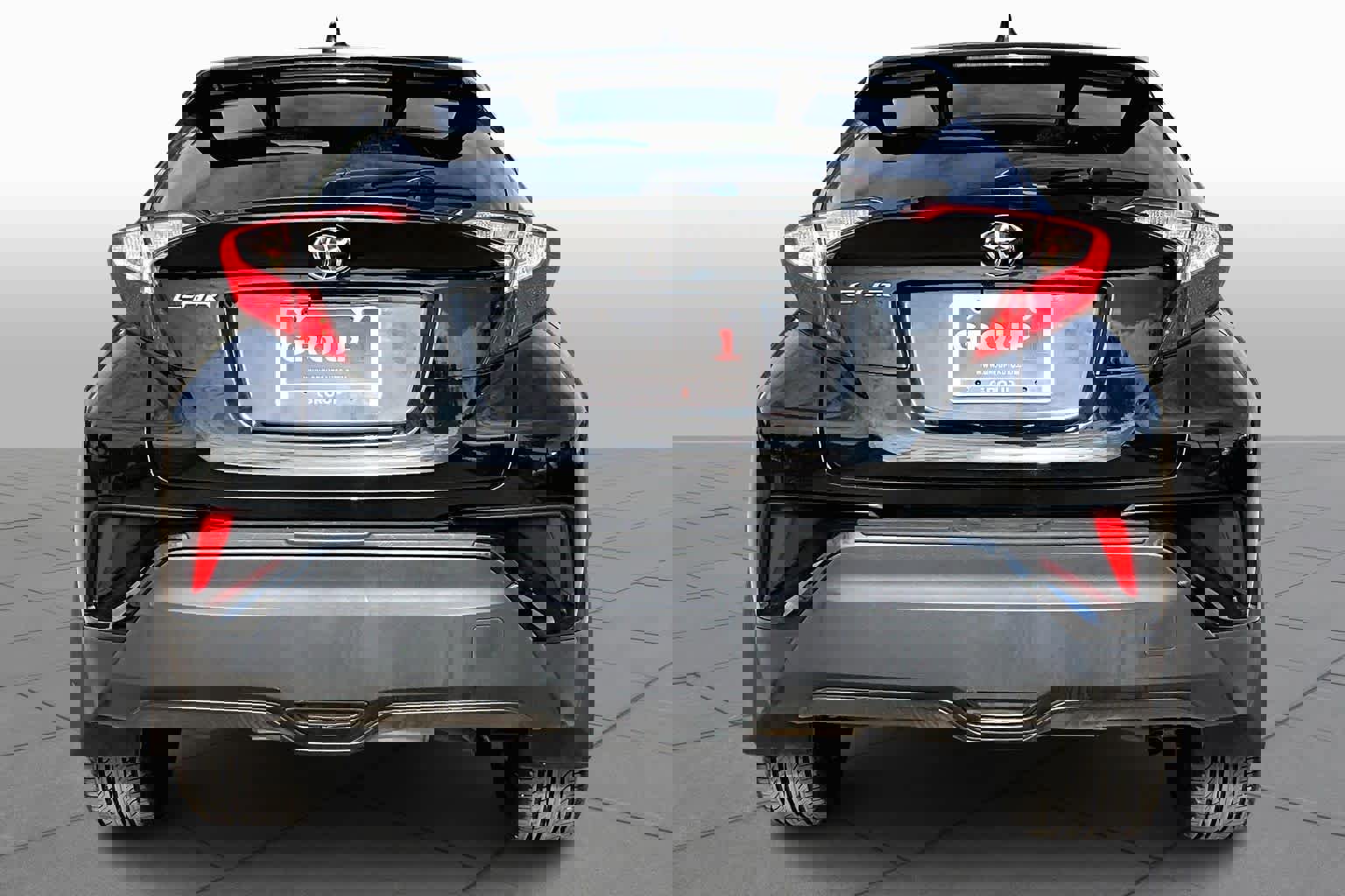 Used 2022 Toyota C-HR XLE image 4