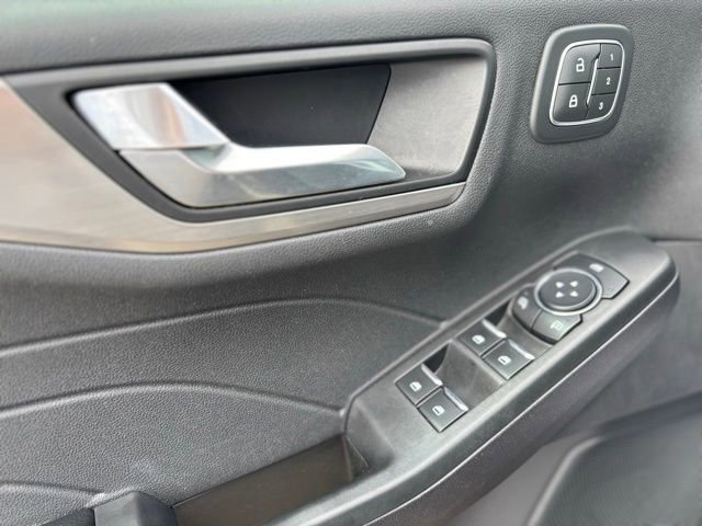 Certified 2022 Ford Escape Titanium w/ Class II Trailer Tow Package image 15