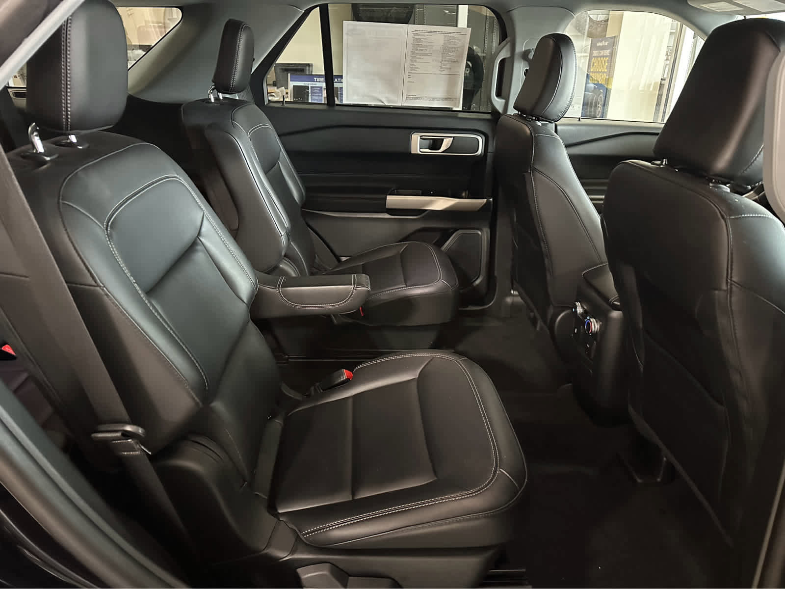 Certified 2022 Ford Explorer XLT w/ Equipment Group 202A image 36