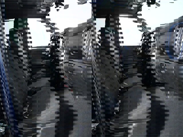 Used 2021 Chevrolet Silverado 1500 LT image 11