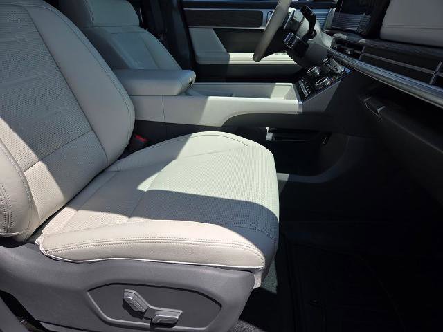 Used 2024 Hyundai Santa Fe Limited FWD image 9