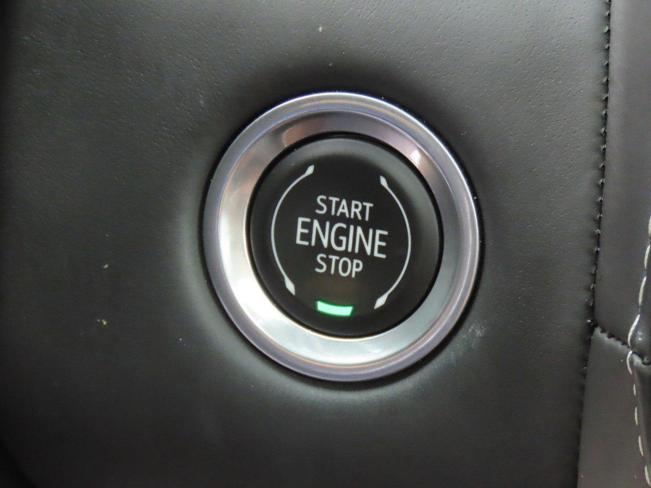 Used 2023 GMC Yukon XL Denali Ultimate AWD/4WD image 30