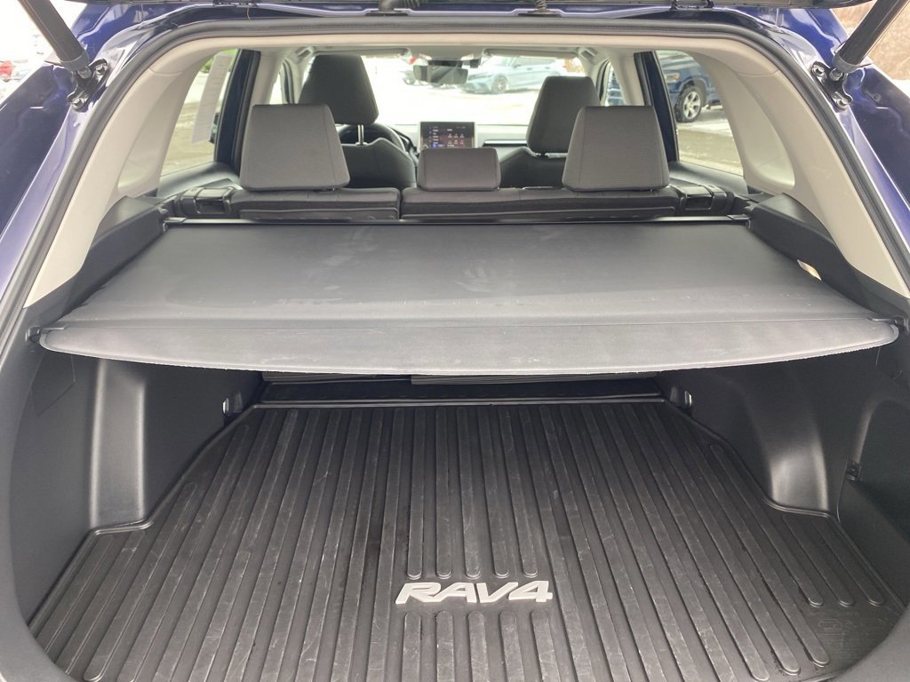 Used 2023 Toyota RAV4 XLE image 16