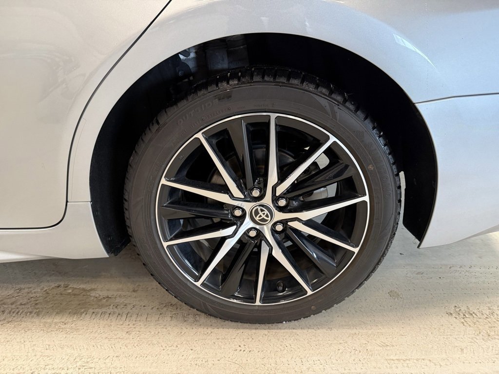 Used 2023 Toyota Camry SE image 10